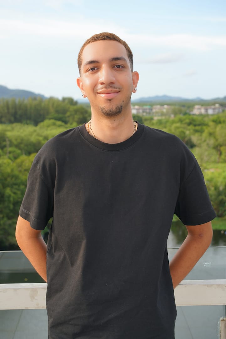 NuoBello Team - Daniel Ayling